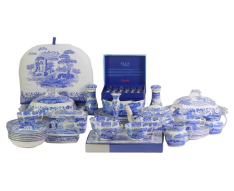 A Copeland Spode's pottery Italian pattern part dinner and tea service, to include teapot, teacups and saucers, two lidded tu