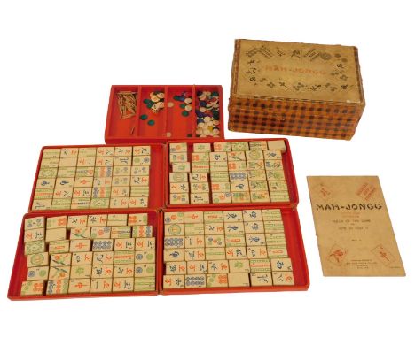 A Chad Valley Mah-jong set, boxed. 