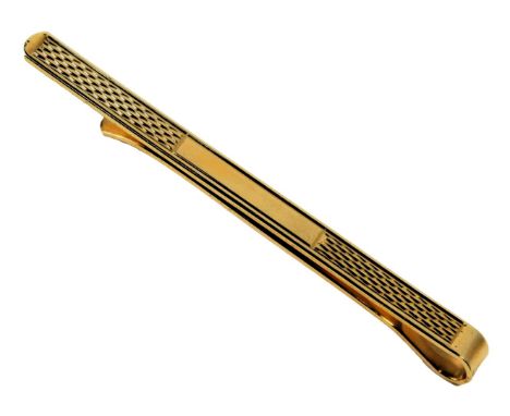 A 9ct gold tie clip, engine engraved design, 2.7g. 