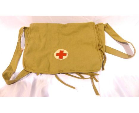 Vietnam War period US Army issue red cross satchel. P&amp;P Group 1 (£14+VAT for the first lot and £1+VAT for subsequent lots