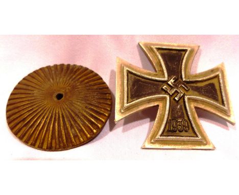 German WWII iron cross first class, screw-back. P&amp;P Group 1 (£14+VAT for the first lot and £1+VAT for subsequent lots) 