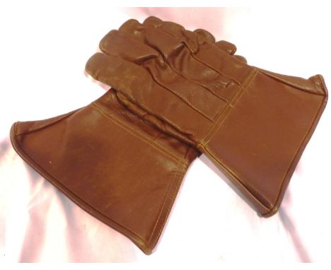 Pair of British military dispatch riders driving gauntlets. P&amp;P Group 1 (£14+VAT for the first lot and £1+VAT for subsequ