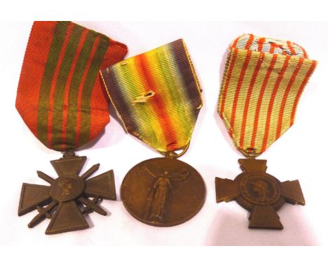 French WWI Allied victory medal, together with a Croix De Guerre and a Croix Du Combattant (3). P&amp;P Group 1 (£14+VAT for 