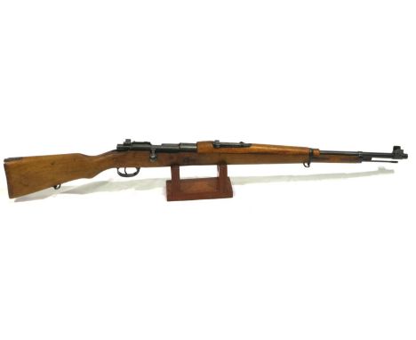 1903 Portuguese 6.5 Mauser, old spec deactivated retaining full moving parts, with deactivation certificate. P&amp;P Group 3 