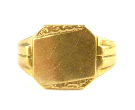 A 9ct gold vintage signet ring, size O, approx. 8g.