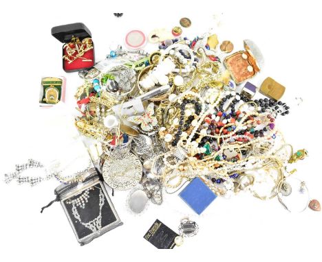 Various items of modern and vintage costume jewellery.