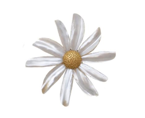 ϒ An early 20th century French Art Nouveau mother of pearl and gold daisy hair pin, the shaped mother of pearl petals to the 