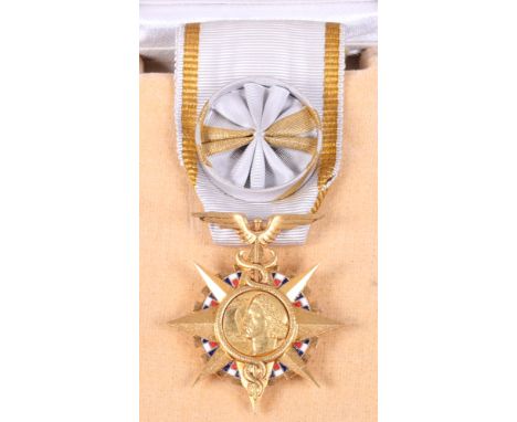 Merite Commercial: a French gilt metal and enamel order of commercial and industrial merit, in box