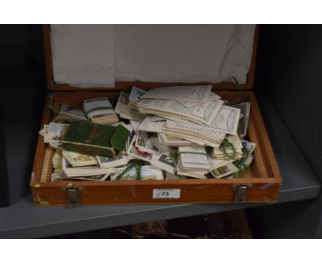WOODEN CASE FULL OF CIGARETTE AND TRADE CARDS, TYPHOO, R J LEA, PLAYERS ETC   Wooden case/box with somewhat random mix of set