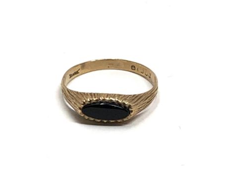 9ct gold onyx ring 1g 