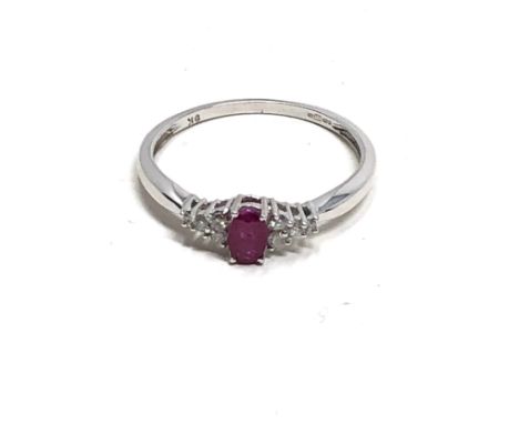 9ct gold diamond &amp; ruby ring weight 1.3g 