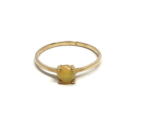 9ct gold opal ring 1.4g 