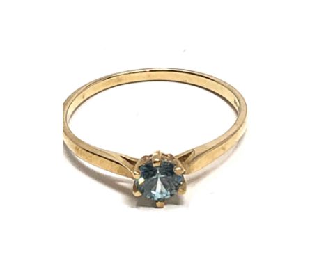 9ct gold blue zircon ring weight 1.8g 