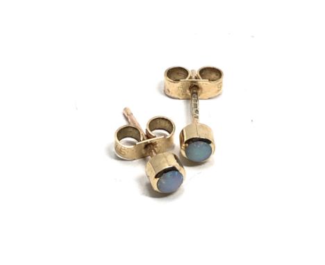 9ct gold opal earrings 0.8g 