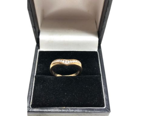 9ct gold diamond ring weight 2.4g 