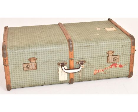 A vintage travel case. H=28, W=76, D=45cm