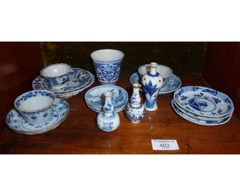 Quantity of miniature blue and white Chinese porcelain Kangxi period (1662-1722), inc. tea bowls, etc. (17 pieces)