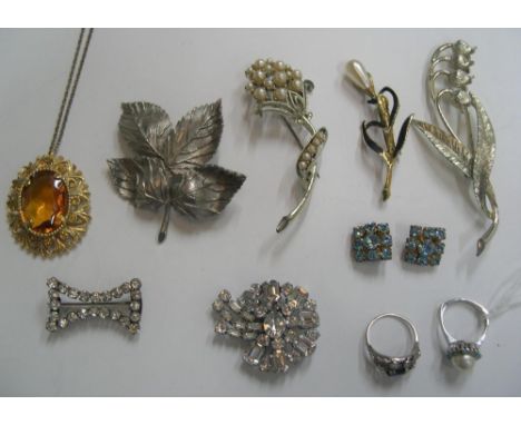 Collection of good quality costume jewellery to include a 1960s pearl &amp; turquoise ring (10 items) 