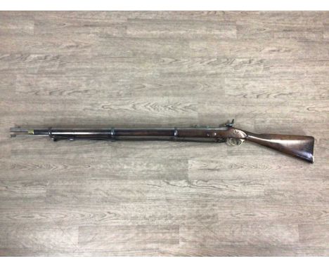 ENFIELD PATTERN 1853 THREE-BAND PERCUSSION SERVICE RIFLE, MID-19TH CENTURY the lock-plate indistinctly stamped Enfield 1853 w