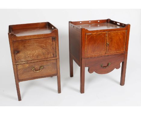 A GEORGE III MAHOGANY AND SATINWOOD CROSSBANDED NIGHT COMMODE with tray top and shaped frieze, 58cm wide