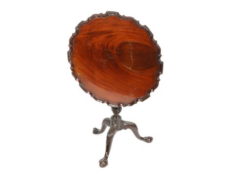 A GEORGE III CIRCULAR MAHOGANY SNAP TOP OCCASIONAL TABLE with Chippendale moulded edge, bird cage action, spiral turned and f