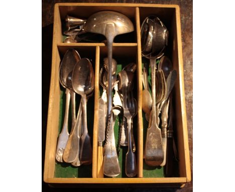 A COLLECTION OF VARIOUS SILVER AND CONTINENTAL SILVER FLATWARE, plated flatware and other items