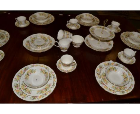 Ceramics - a Colclough Hedgerow pattern dinner and tea service, comprising six dinner plates, 6 dessert plates, six fruit bow