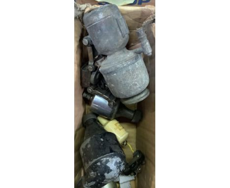 CARTON WITH 5 BICYCLE LIGHT DYNAMO'S &amp; 1 CARBIDE LAMP A/F