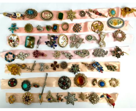 A large collection of approx. 150 vintage costume jewellery brooches, the majority 1950s-80s - plus a small number of more mo