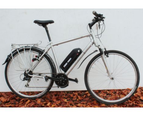 A Specialized Crossroads Sport with E-Bike / electric bike conversion - with Yose Power conversion kit with downtube type bat