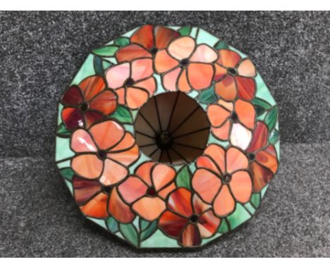 Vintage Tiffany style lamp shade with floral pattern to base 41cm