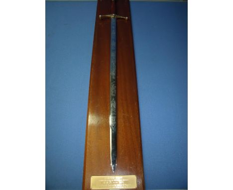 York City Sword Commemorating Its 1900 Years History AD 71-1971, made by Wilkinson Sword, the brass crosspiece and pommel ins