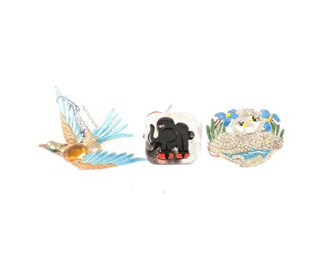 Vintage pot metal and enamel fantasy bird brooches and similar, two colourful 80mm bird brooches; a small bee brooch with LN 