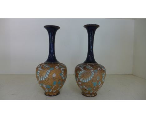 A pair of Victorian Slater vases by R. Doulton - Height 25cm x Diameter 12cm Condition report: In good condition 