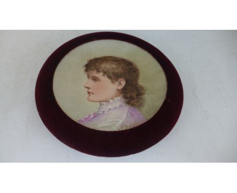 A Victorian Minton portrait plate - Diameter 32cm Condition report: Some crazing to portrait 
