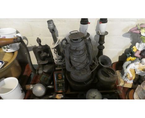 A Tray Containing Various Vintage Singer Oil Cans, Two Optics, Lamps, Mincer etc 