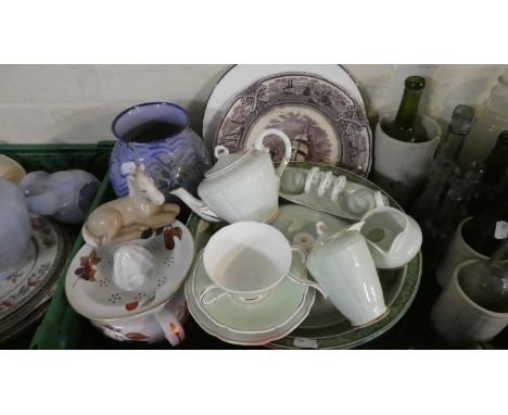 A Tray of Ceramics to Include Masons American Marine Plate, Paragon Teawares, Royal Worcester Evesham Jug and Strainer 