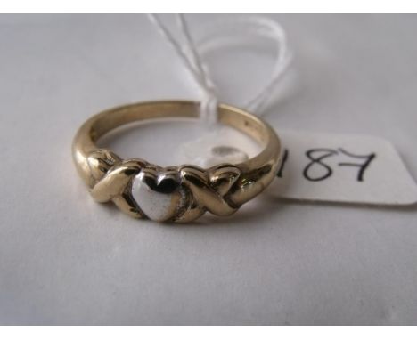 Two colour 9ct gold fancy heart band ring    