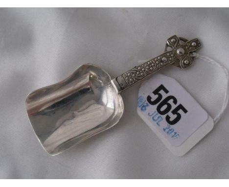 Iona – caddy spoon with Celtic terminal by  Colle Oban 3.5” long 12g      