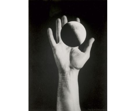 Pressephotographie - - Sammlung von 17 Photographien zu Kunst, Musik und Theater. Versch. Techniken, u.a. Silbergelatine und 