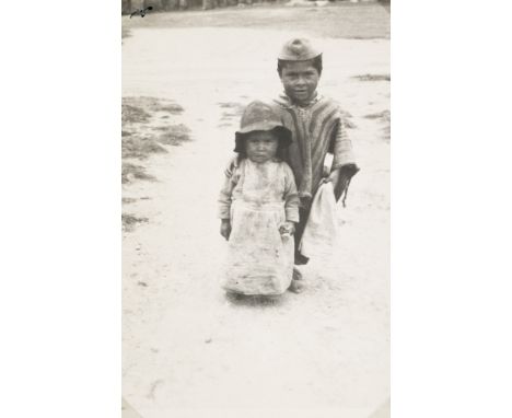 Brasilien - - Sammlung von ca. 240 OPhotographien mit Aufnahmen aus Brasilien, Peru u. Bolivien. 1953-1955. Vintages. Silberg