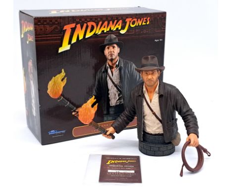 Gentle Giant Diamond Select Indiana Jones 1:6 scale mini bust, LE 44/1000, Excellent, within Excellent packaging. See photo.&