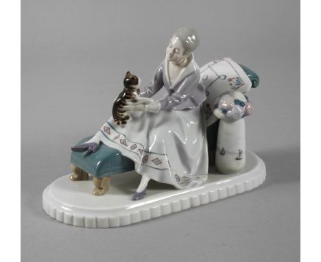 Goebel Dame mit KatzePorzellanmanufaktur Wilhelm Goebel Wilhelmsfeld, Entwurf um 1910, Press- und Stempelmarke 1919-1936, Prä