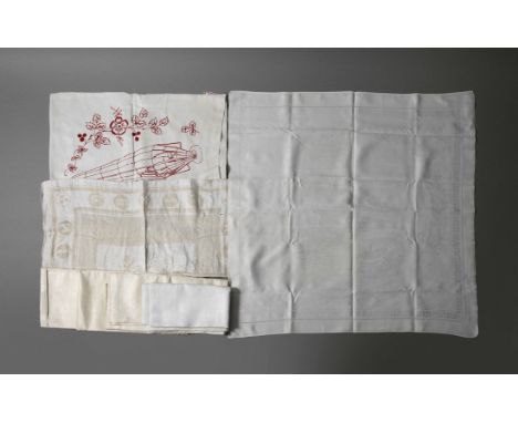 Konvolut Gebilddamast mit Zeppelinmotivsieben Tücher, um 1910, cremefarbener Leinen- und Halbleinendamast mit eingewebter Zep