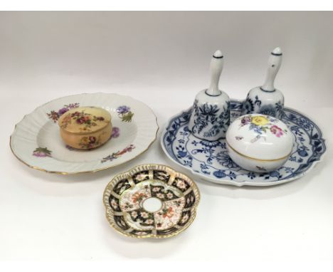 A collection of ceramics comprising a Royal crown Derby dish, Royal Worcester pot and cover etc.