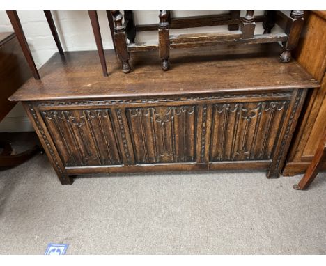 NO RESERVE - A carved lininfold trunk, The measurements are 127cmx 55cmx 58cm.