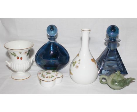 Two blue glass perfume bottles, a miniature jade teapot and three Wedgwood ceramics (6)