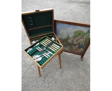 Small oak canteen W39cm D33cm H64cm containing quantity of EPNS Old English and other pattern cutlery, approx 40pcs, and a oa