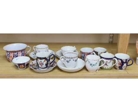 A group of late 18th century Worcester cups and various saucers (16)