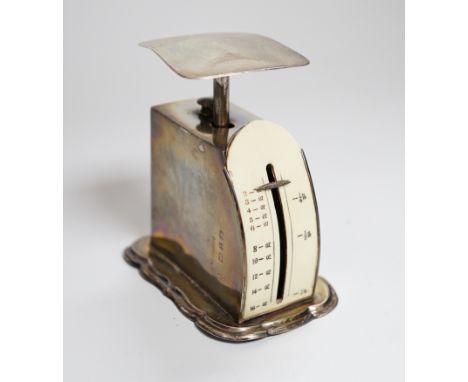 A set of late Victorian silver postal scales, Birmingham, 1899, height 81mm.